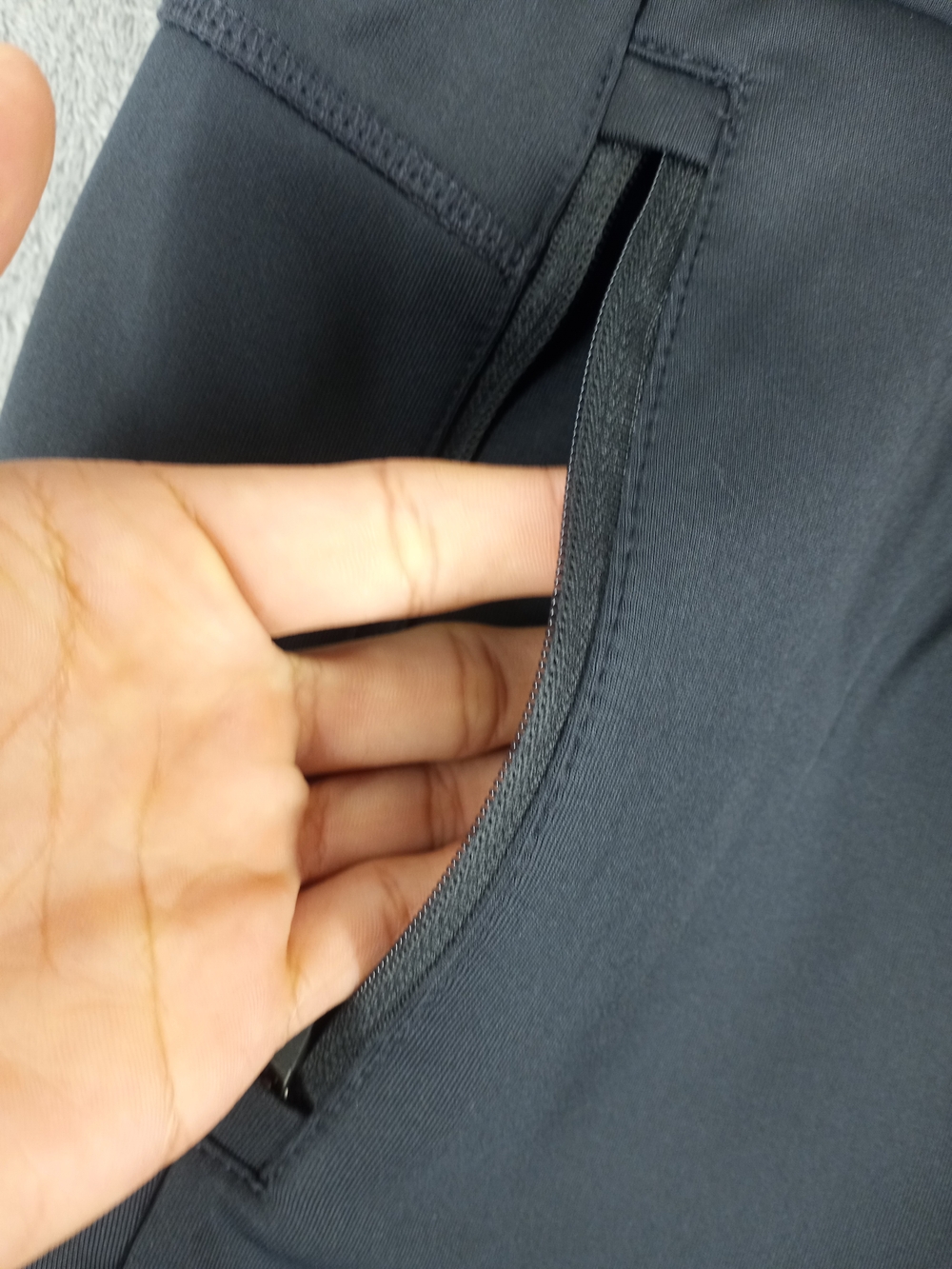 Spyder Men's Dark Gray Performance Joggers Pants Size Medium NwT - Picture 8 of 11